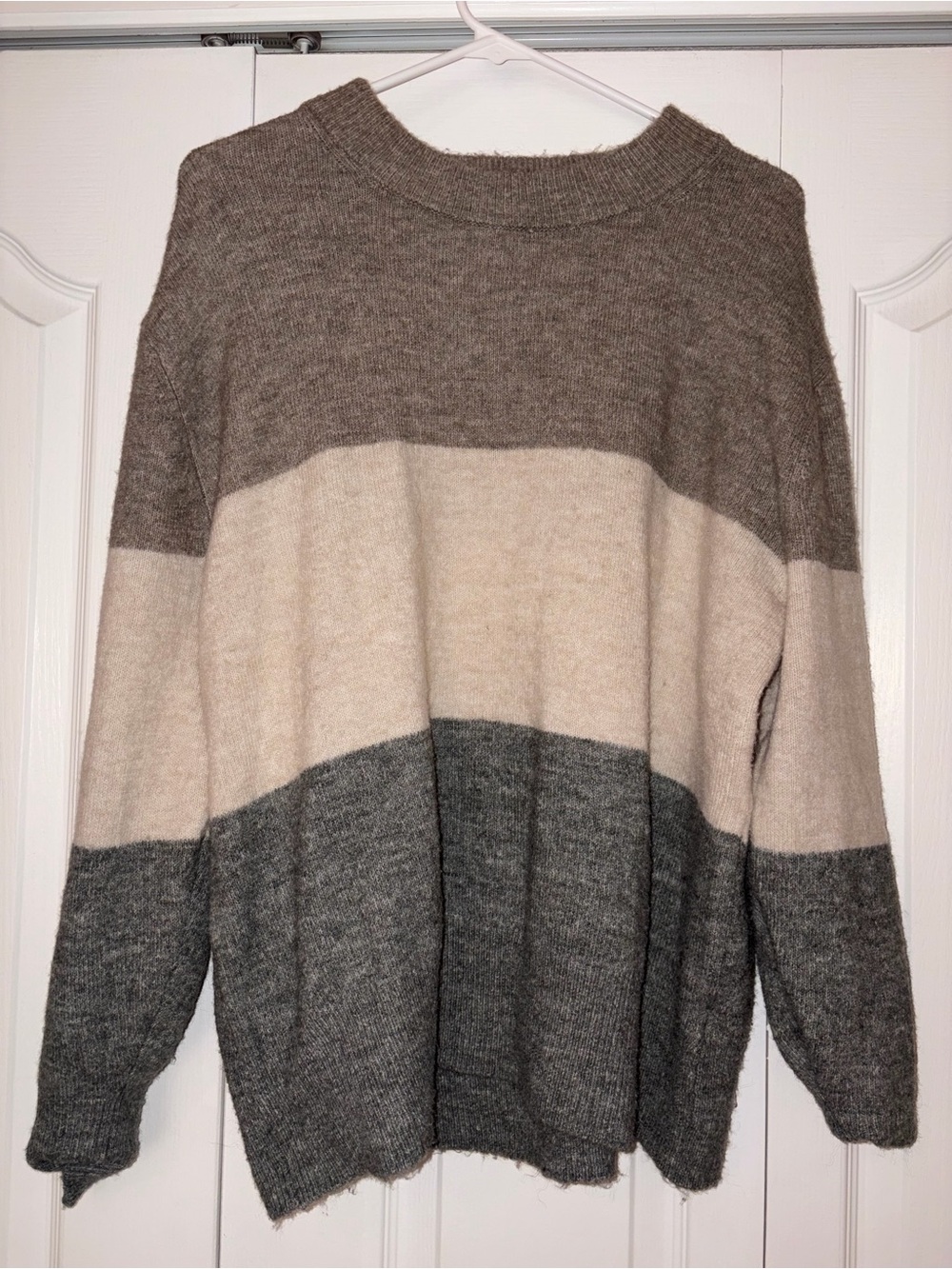 H&M Cozy Colorblock Crewneck Sweater in Taupe, Cream & Charcoal